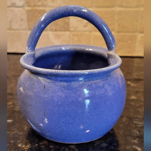 Kings Pottery Seagrove, North Carolina. Blue Speckled Pottery Basket 1997 - Picture 7 of 12